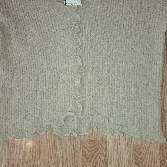 NWT Sz S Babydoll, Bell Sleeves Scalloped Edge Cropped Beige Sweater Boho - Picture 8 of 10
